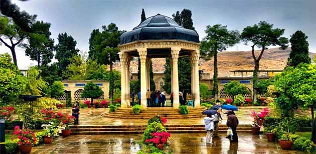 mausoleum of hafez in shiraz